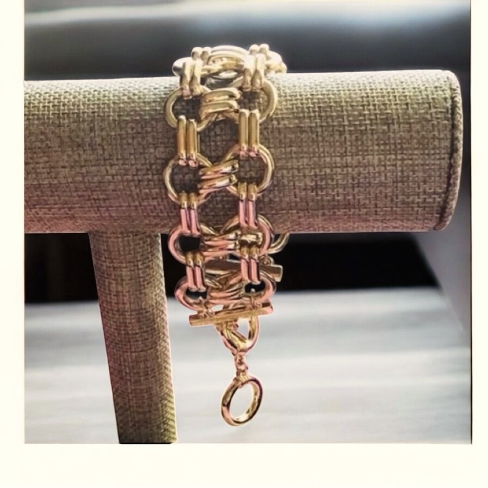 Premier Designs Goldtone Link bracelet